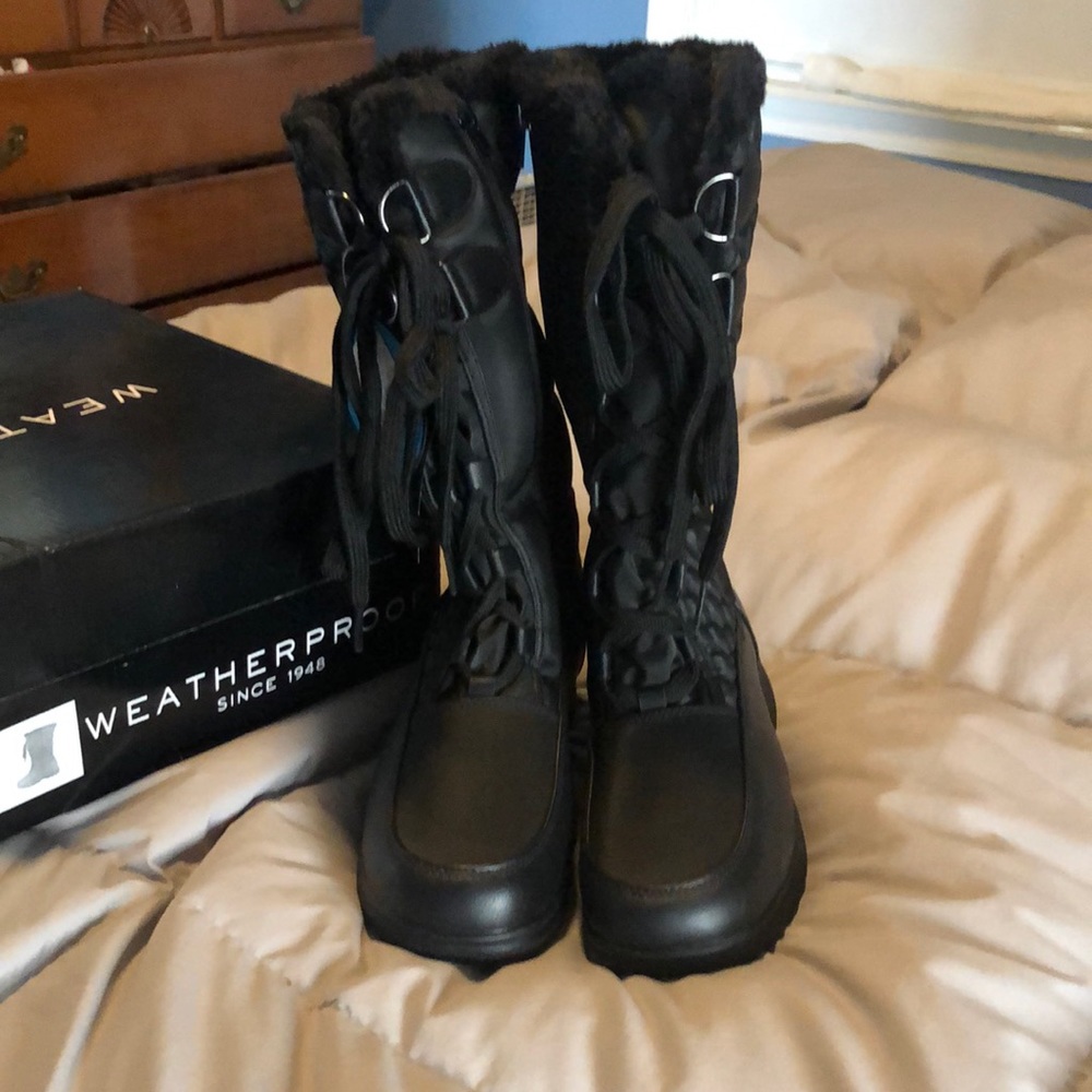 Size 7 1/2 women’s waterproof boots